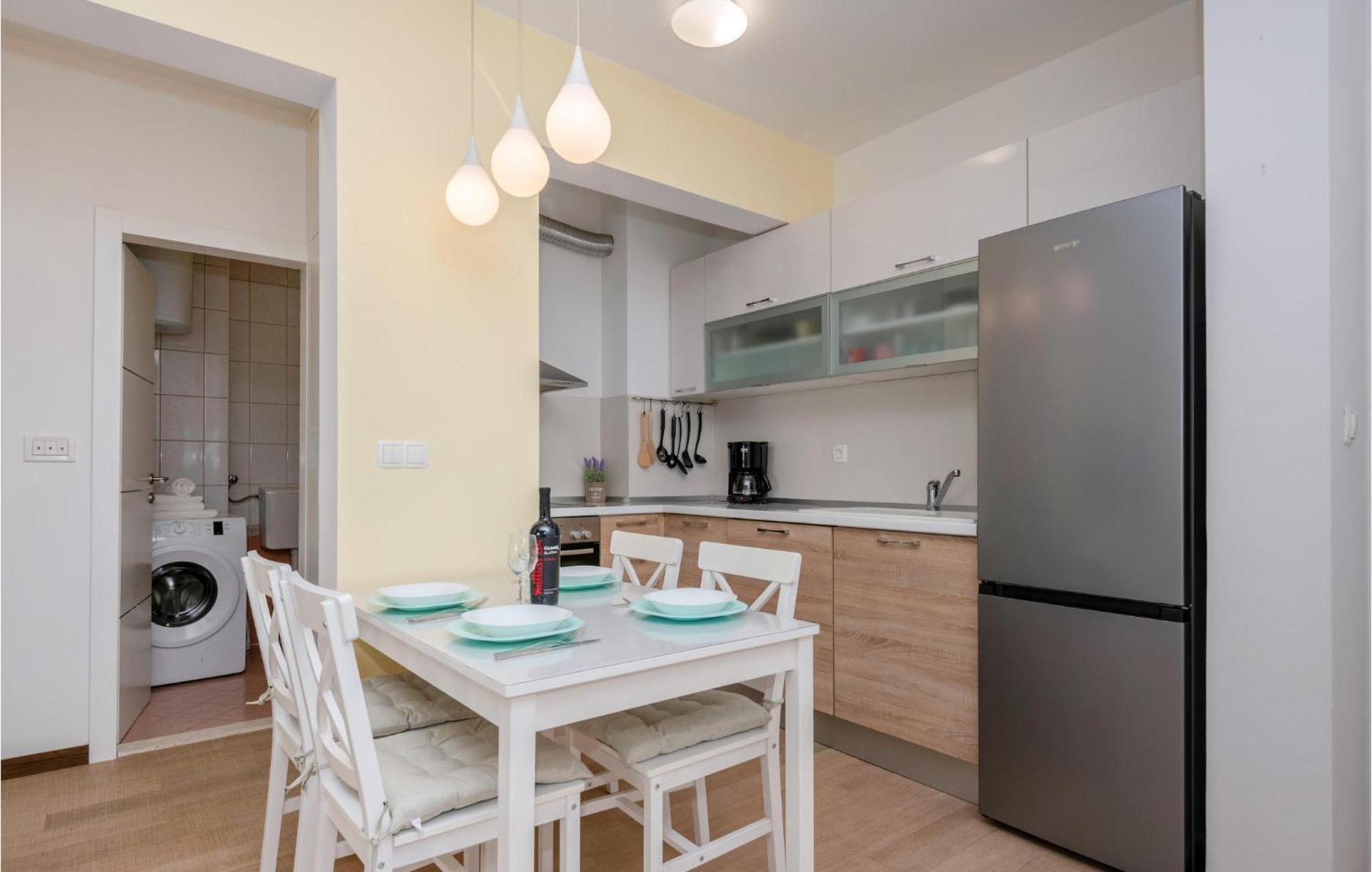 1 Bedroom Beautiful Apartment In Башка-Вода Екстер'єр фото