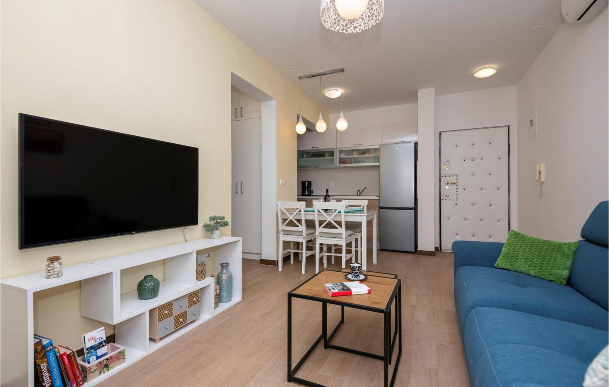 1 Bedroom Beautiful Apartment In Башка-Вода Екстер'єр фото