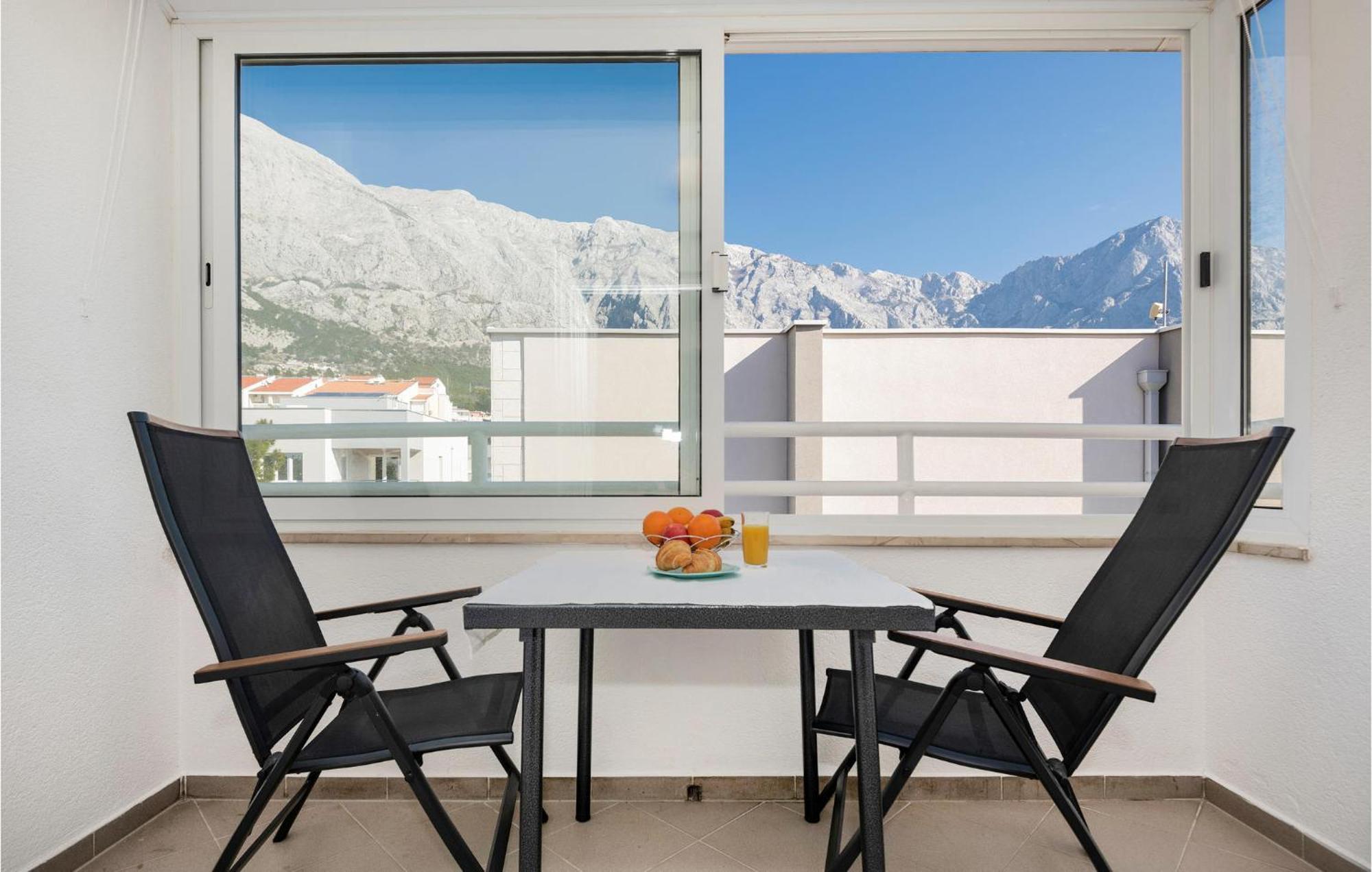 1 Bedroom Beautiful Apartment In Башка-Вода Екстер'єр фото