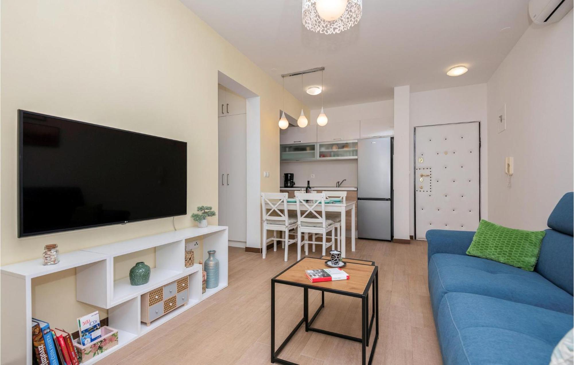 1 Bedroom Beautiful Apartment In Башка-Вода Екстер'єр фото